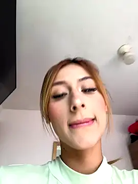 Ashleyroys_111 webcam