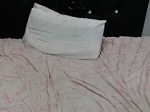 SexyBubblies96 webcam