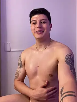 Goldenknight33 webcam