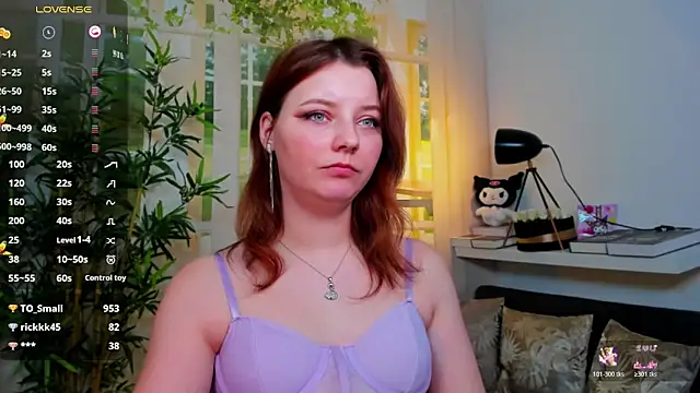 pretty_little_thing webcam