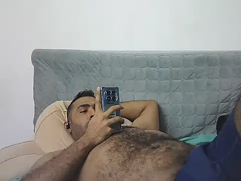 AlphaLatinoBear webcam