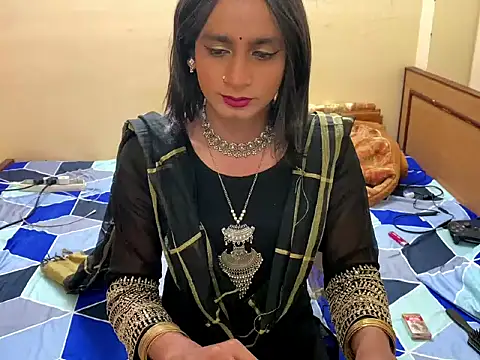 LuvLayla Live Webcam on Stripchat