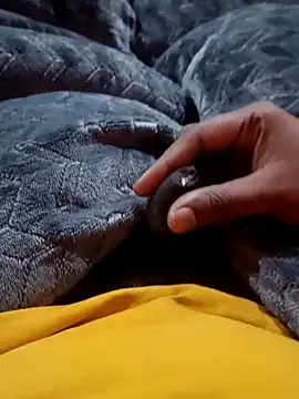 Naughtyforpussy webcam