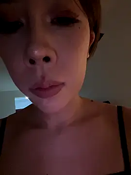 美女qianhan_x在线直播