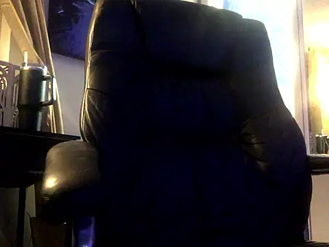 Thickwhitetight webcam