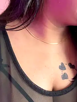 Its_cherry_magic webcam