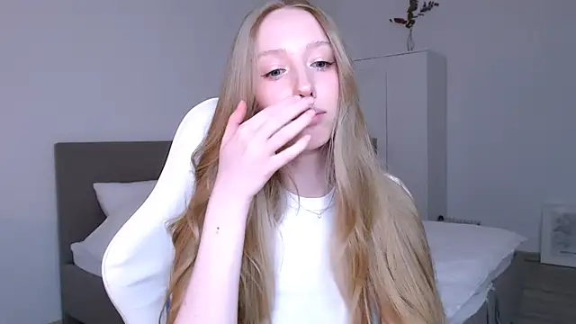 Luna_insniity webcam