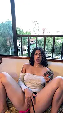 Alice_surprise webcam