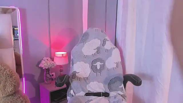 Darlyn_tenderhot__ webcam