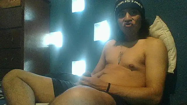 AlexAlejandro13 webcam