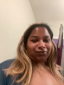 BigFineSelena webcam