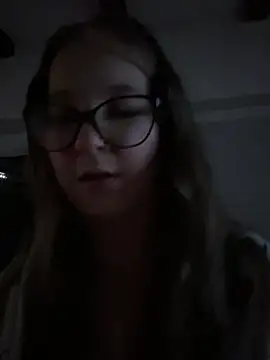 LittleChaosQueen webcam