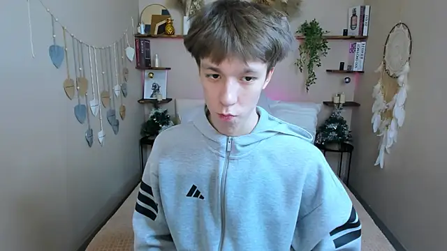 markbranston (M twink) - suck dildo