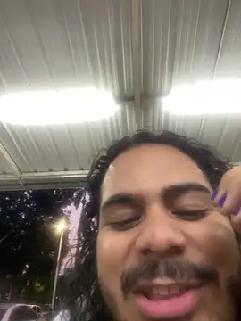 DemienMdivani webcam