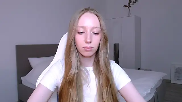 Luna_insniity webcam