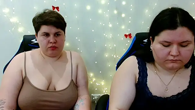 BeckyAndHellen webcam