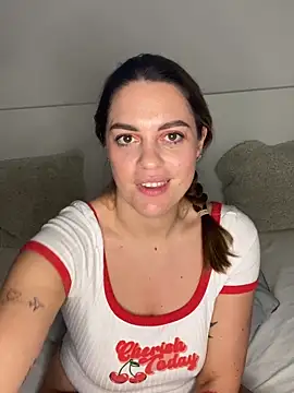 laraslittlesecrett webcam