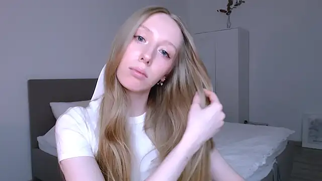 Luna_insniity webcam