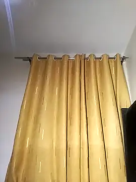 Hugemassivebootie webcam