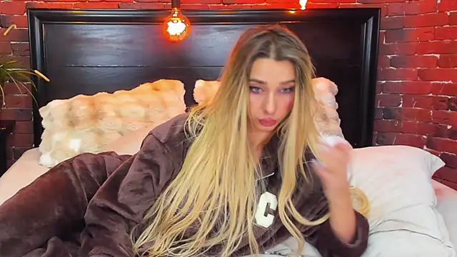 ChristynaRoss webcam