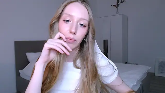 Luna_insniity webcam