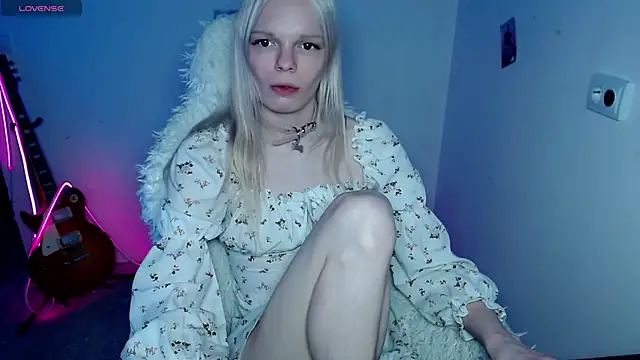 Emily_Nyaffee webcam