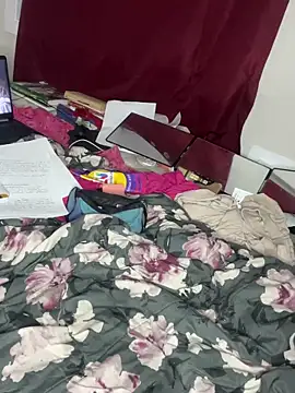 MiriamMoneyAsap webcam