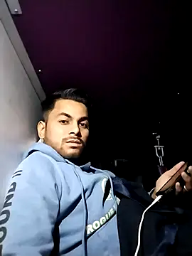 Stubborndesiboy webcam