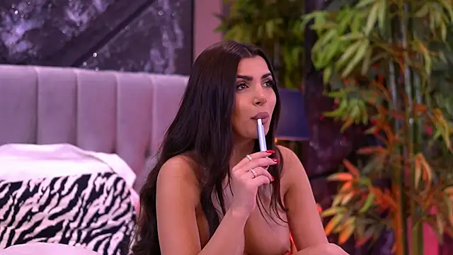 NicoleCellini webcam