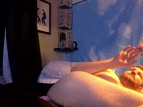 Thickwhitetight webcam