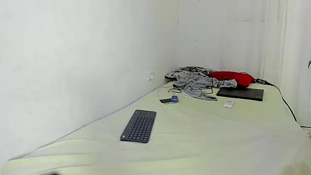 Laura_and_Kevin webcam