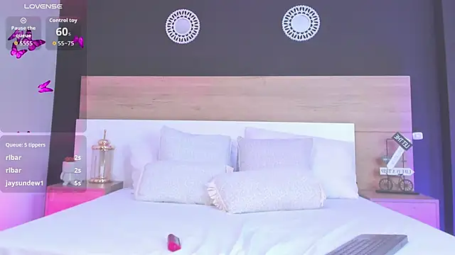 MiaTaylorSweet webcam