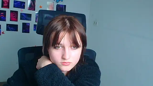 Alice_Wonderme webcam