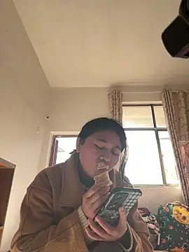 美女daaqnn在线直播