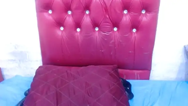 NaughtySlenderxx webcam