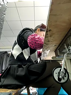 美女DHJM168在线直播