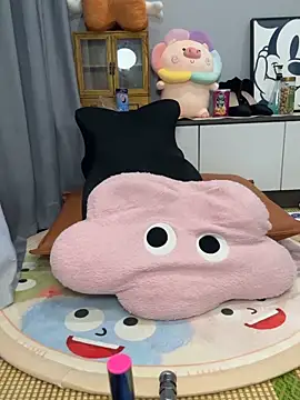 美女taozi18在线直播