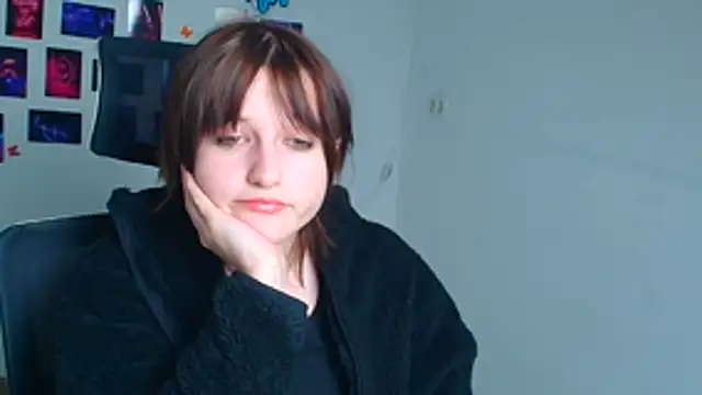 Alice_Wonderme webcam