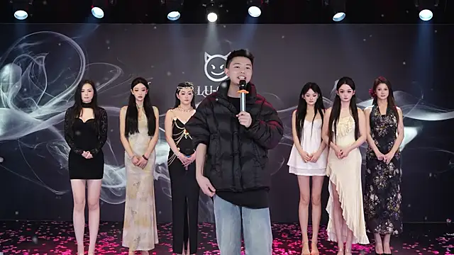 美女LU-909在线直播