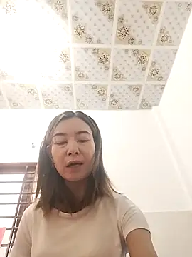 Sexy-ladyboobs20 webcam