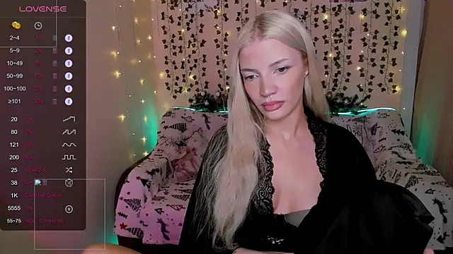 AnyaTaylor_ webcam