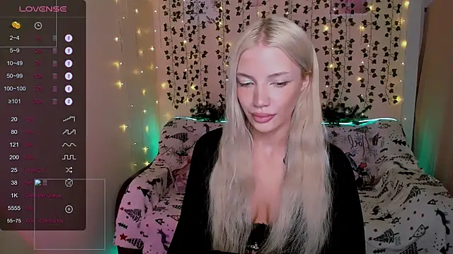 AnyaTaylor_ webcam