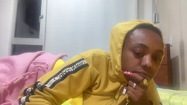 ChocolateCakeQueen webcam