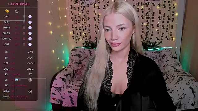 AnyaTaylor_ webcam