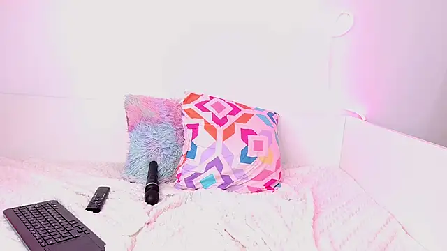 jazmiin- - Jazmiin-'s free webcam - UK Sex Cams