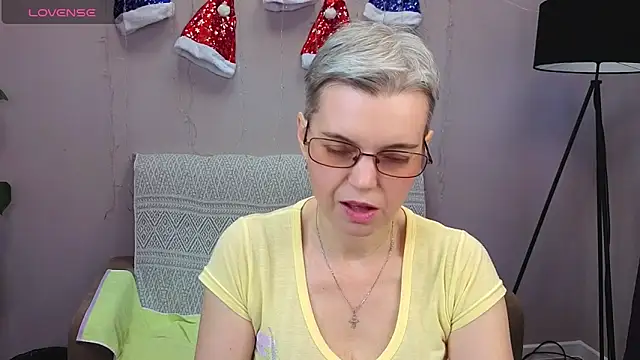 cutie_erikaa1 - Cutie_Erikaa1's free webcam - UK Sex Cams