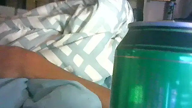 ON3YOULLN3VER_FIR3 webcam