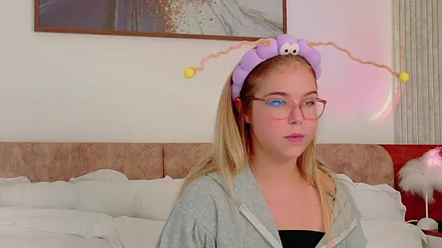 Lilith_Bonheur webcam