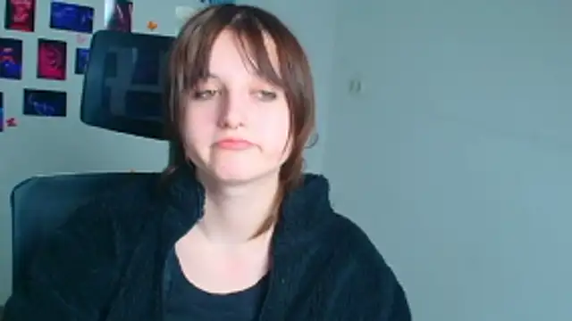 Alice_Wonderme webcam