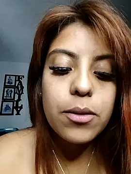 mia_hottie2210 webcam